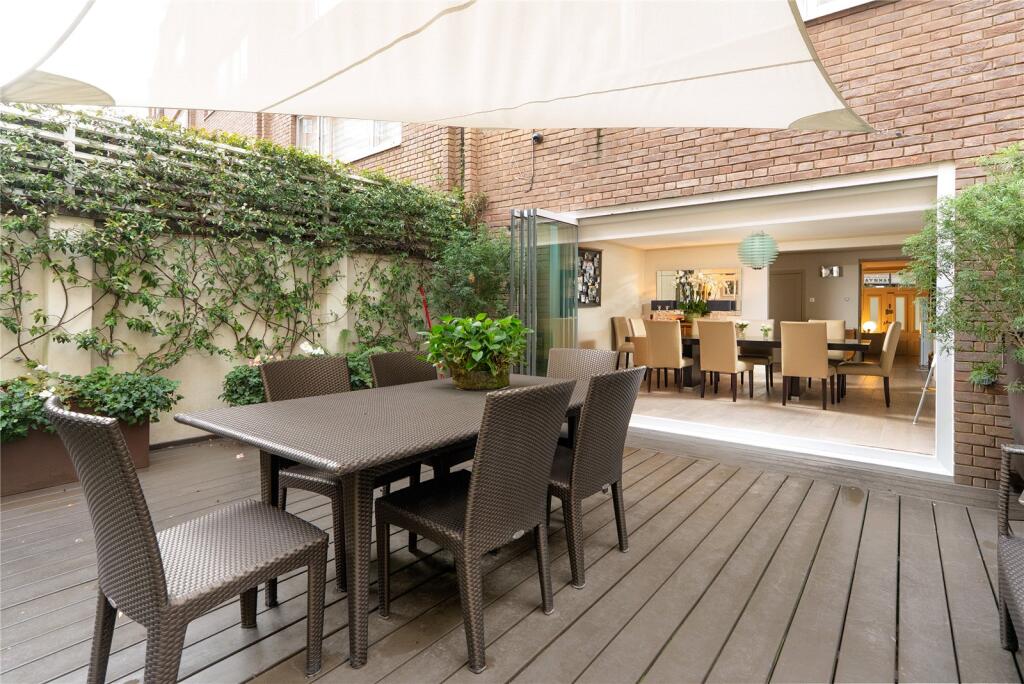 4 bedroom terraced house for sale in Norfolk Crescent, Hyde Park, London, W2